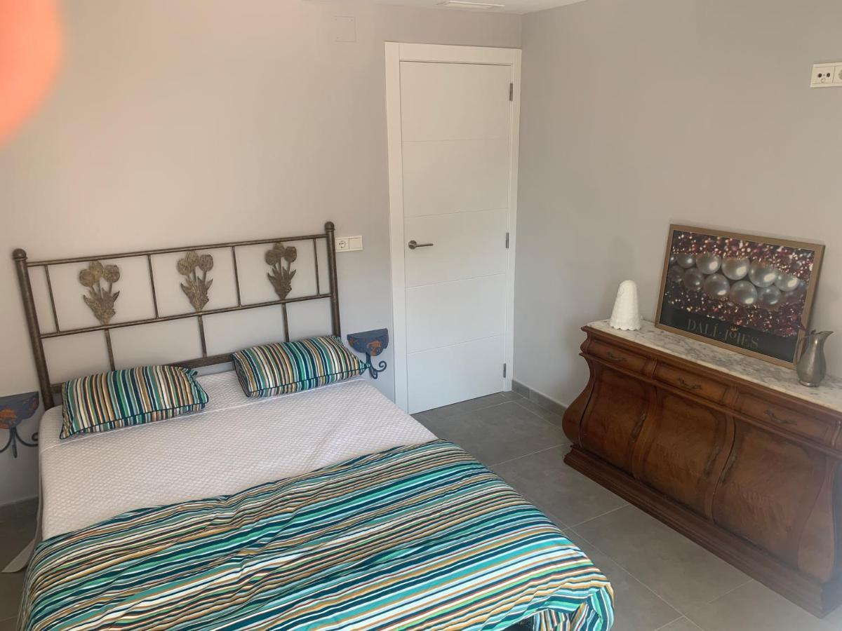 Campanar Room With Private Bathroom Valencia Exterior photo